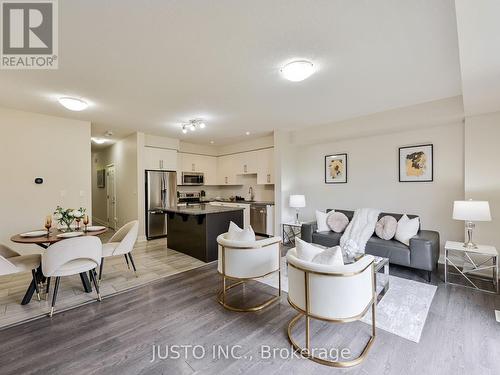 146 Law Drive, Guelph, ON - Indoor Photo Showing Living Room