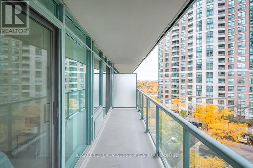 509 - 5500 Yonge Street, Toronto, ON - Outdoor With Balcony With Exterior