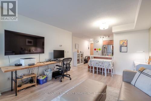 509 - 5500 Yonge Street, Toronto, ON - Indoor Photo Showing Living Room