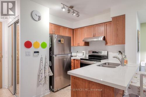 509 - 5500 Yonge Street, Toronto, ON - Indoor Photo Showing Kitchen With Stainless Steel Kitchen With Double Sink