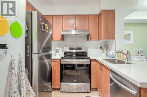 509 - 5500 Yonge Street, Toronto, ON - Indoor Photo Showing Kitchen With Stainless Steel Kitchen With Double Sink