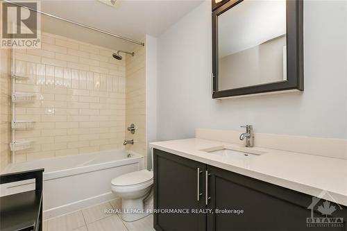 1909 - 195 Besserer Street, Ottawa, ON - Indoor Photo Showing Bathroom