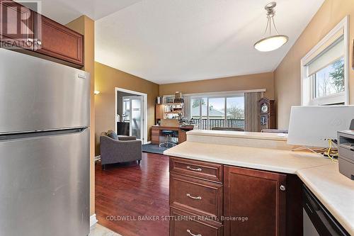 203 - 22 Welland Street, Lanark, ON - Indoor Photo Showing Kitchen