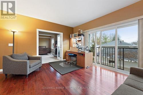 203 - 22 Welland Street, Lanark, ON - Indoor Photo Showing Living Room