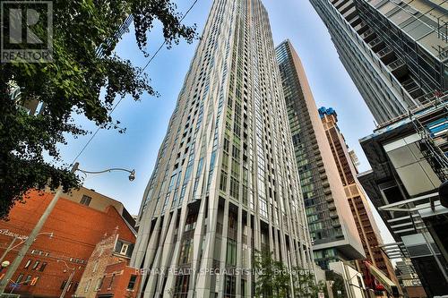 3411 - 1 Yorkville Avenue, Toronto, ON - Outdoor With Facade