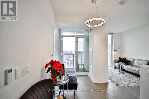 3411 - 1 Yorkville Avenue, Toronto, ON - Indoor