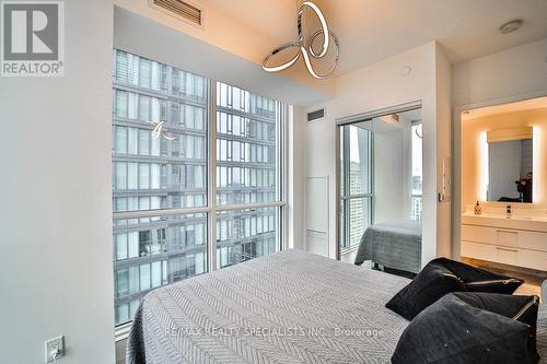 3411 - 1 Yorkville Avenue, Toronto, ON - Indoor Photo Showing Bedroom