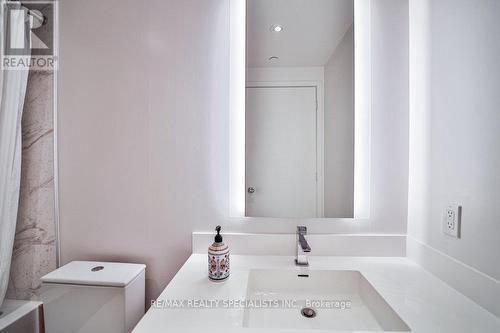 3411 - 1 Yorkville Avenue, Toronto, ON - Indoor Photo Showing Bathroom