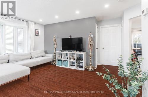 64 Fenwick Avenue, Clarington, ON - Indoor Photo Showing Living Room