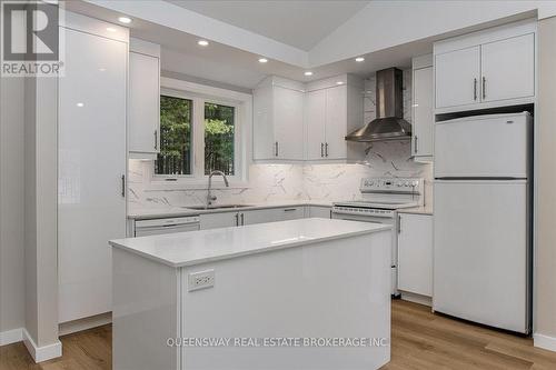 3229 25 Side Road, Innisfil, ON - Indoor Photo Showing Kitchen