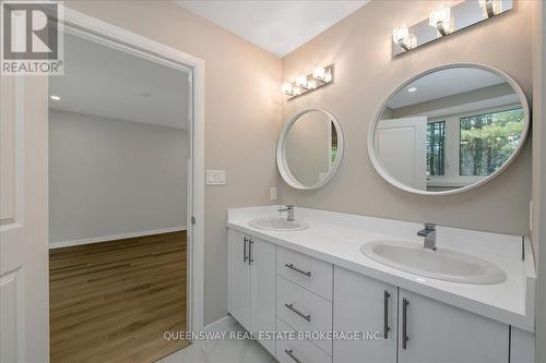 3229 25 Side Road, Innisfil, ON - Indoor Photo Showing Bathroom