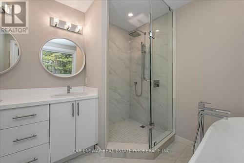 3229 25 Side Road, Innisfil, ON - Indoor Photo Showing Bathroom