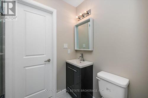 3229 25 Side Road, Innisfil, ON - Indoor Photo Showing Bathroom