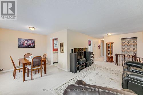 63 Bronte Crescent, Barrie, ON - Indoor Photo Showing Living Room