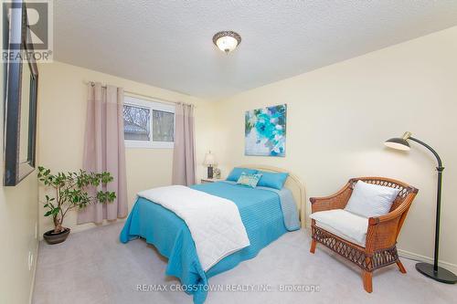 63 Bronte Crescent, Barrie, ON - Indoor Photo Showing Bedroom