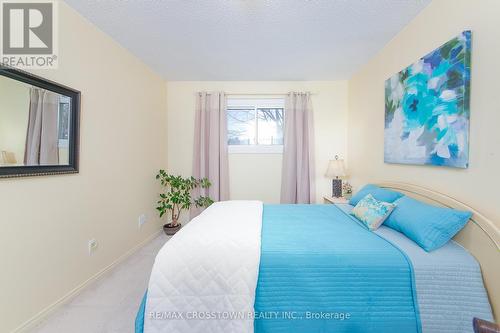 63 Bronte Crescent, Barrie, ON - Indoor Photo Showing Bedroom