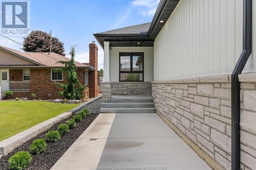 1584 Jasperson Drive, Kingsville, ON - Outdoor