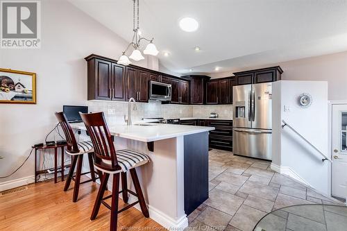 44 Queens Hill Crescent, Leamington, ON - Indoor Photo Showing Kitchen