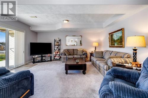 44 Queens Hill Crescent, Leamington, ON - Indoor Photo Showing Living Room