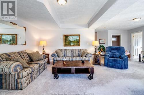 44 Queens Hill Crescent, Leamington, ON - Indoor Photo Showing Living Room