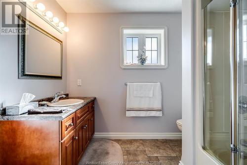 44 Queens Hill Crescent, Leamington, ON - Indoor Photo Showing Bathroom