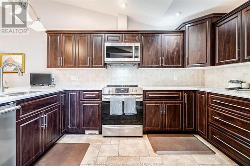 44 Queens Hill Crescent, Leamington, ON - Indoor Photo Showing Kitchen