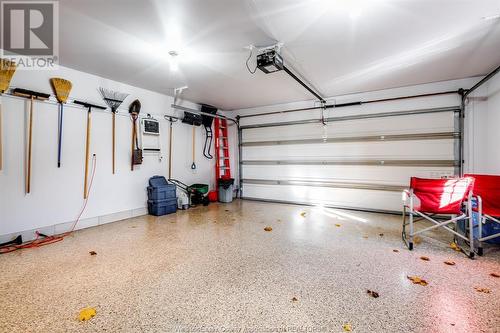 44 Queens Hill Crescent, Leamington, ON - Indoor Photo Showing Garage