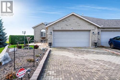 44 Queens Hill Crescent, Leamington, ON - Outdoor