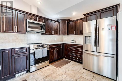 44 Queens Hill Crescent, Leamington, ON - Indoor Photo Showing Kitchen With Upgraded Kitchen