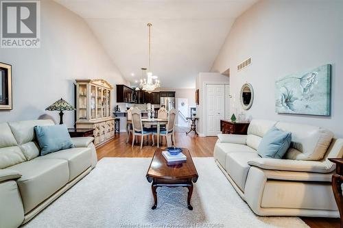 44 Queens Hill Crescent, Leamington, ON - Indoor Photo Showing Living Room