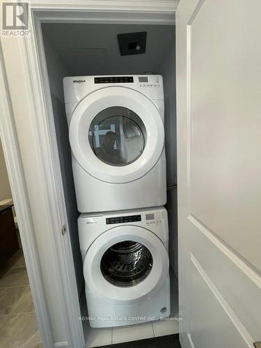 2510 - 30 Elm Drive, Mississauga, ON - Indoor Photo Showing Laundry Room