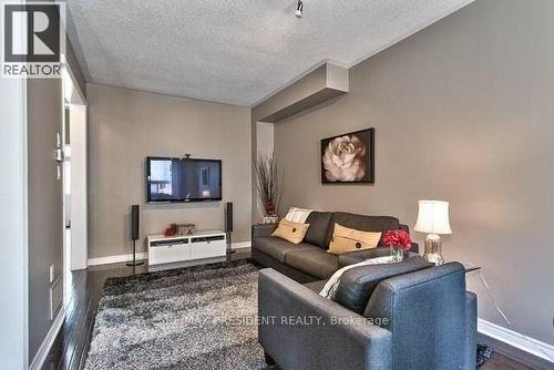 2361 Baronwood Drive, Oakville, ON - Indoor Photo Showing Living Room