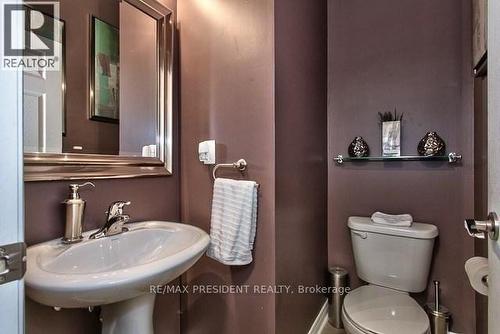 2361 Baronwood Drive, Oakville, ON - Indoor Photo Showing Bathroom