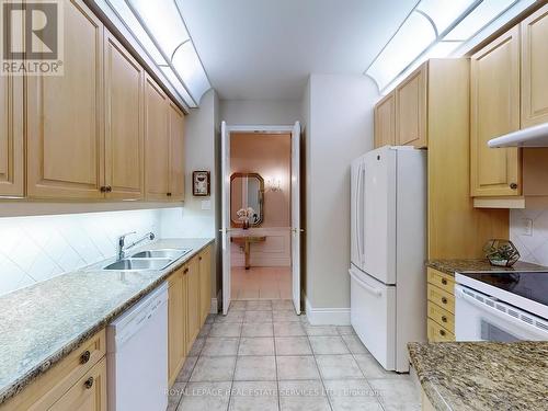 108 - 89 Skymark Drive, Toronto, ON - Indoor Photo Showing Kitchen With Double Sink