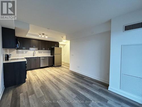 1011 - 1435 Celebration Drive, Pickering, ON - Indoor Photo Showing Kitchen