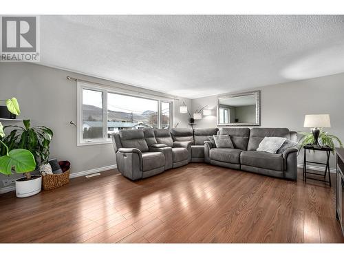 1257 Mesa Vista Drive, Ashcroft, BC - Indoor Photo Showing Living Room