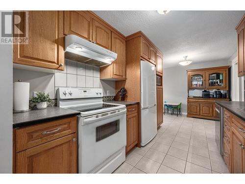 1257 Mesa Vista Drive, Ashcroft, BC - Indoor Photo Showing Kitchen