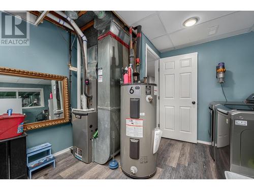 1257 Mesa Vista Drive, Ashcroft, BC - Indoor Photo Showing Laundry Room