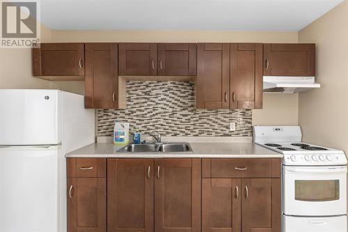 82 Grace St, Sault Ste. Marie, ON - Indoor Photo Showing Kitchen With Double Sink