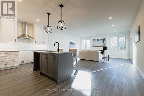 7 - 175 Glengariff Drive, Southwold (Talbotville), ON - Indoor Photo Showing Kitchen With Upgraded Kitchen