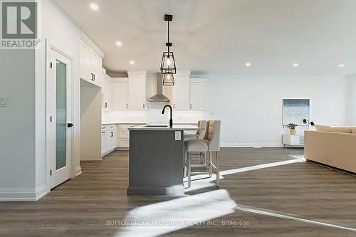 7 - 175 Glengariff Drive, Southwold (Talbotville), ON - Indoor Photo Showing Kitchen With Upgraded Kitchen