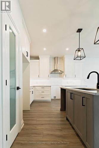 7 - 175 Glengariff Drive, Southwold (Talbotville), ON - Indoor Photo Showing Kitchen