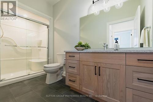 7 - 175 Glengariff Drive, Southwold (Talbotville), ON - Indoor Photo Showing Bathroom