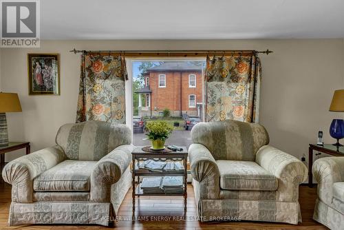 71 Queen Street, Prince Edward County (Picton), ON - Indoor Photo Showing Living Room