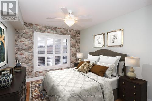 407 - 58 Glenelg Street, Kawartha Lakes (Lindsay), ON - Indoor Photo Showing Bedroom