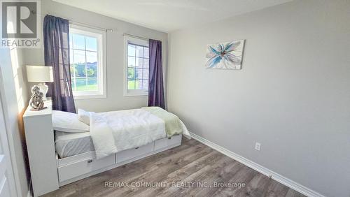 553 Hartley Boulevard, Milton, ON - Indoor Photo Showing Bedroom