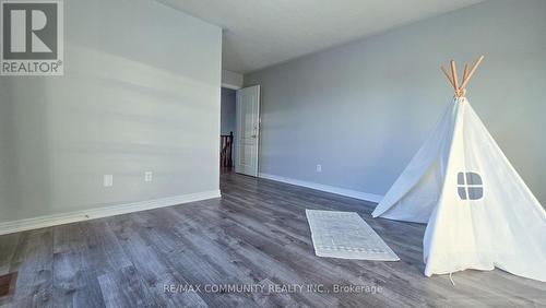 553 Hartley Boulevard, Milton, ON - Indoor Photo Showing Other Room