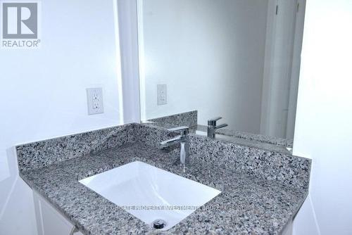 613 - 2800 Keele Street, Toronto, ON - Indoor Photo Showing Bathroom