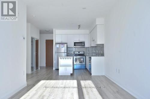 613 - 2800 Keele Street, Toronto, ON - Indoor Photo Showing Kitchen