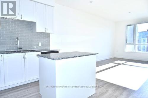 613 - 2800 Keele Street, Toronto, ON - Indoor Photo Showing Kitchen